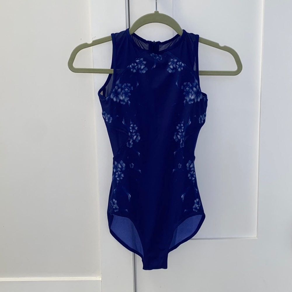 Bloch Patterned Leo